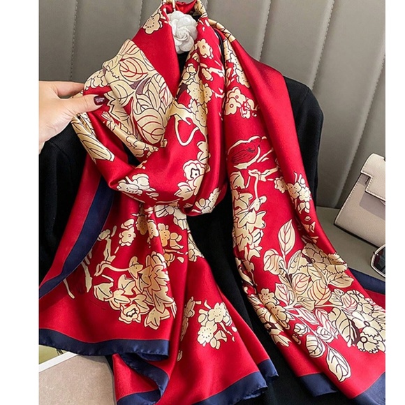 Luxe red Floral Print Scarf - Picture 1 of 4